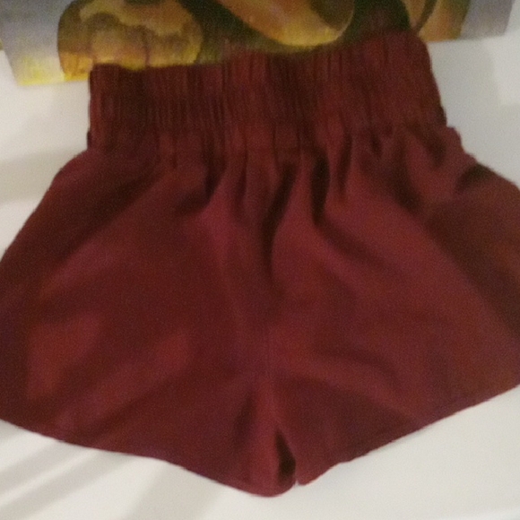 Red High Waist Relaxed Fit Shorts - Picture 3 of 5